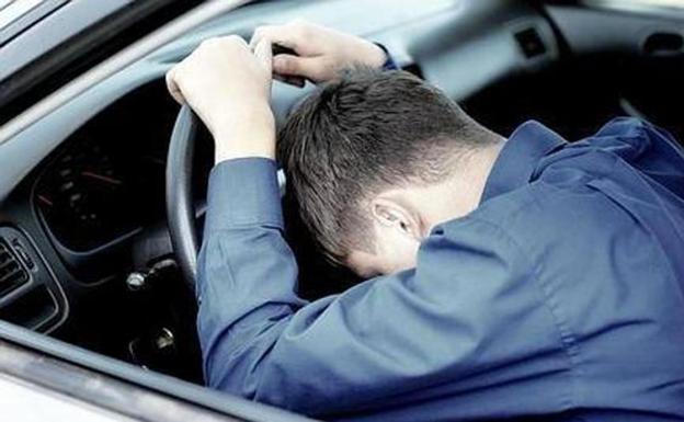 La multa de la DGT por conducir enfermo o de baja laboral