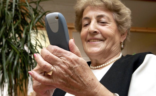 ¿Sabe usted operar con su banco desde su teléfono móvil?