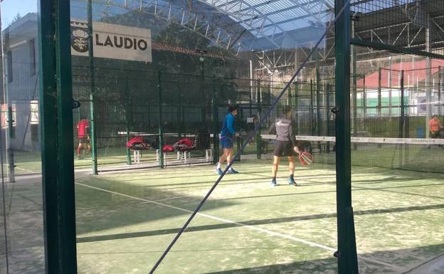 Quejas por las reservas on line de las pistas de pádel de Llodio