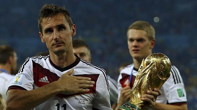 El alemán Klose, máximo goleador de los Mundiales, se retira de la 'Mannschaft'