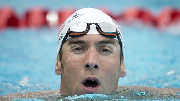 Michael Phelps, suspendido seis meses