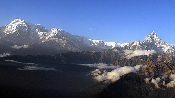 Mueren 17 senderistas en una tormenta de nieve en Nepal