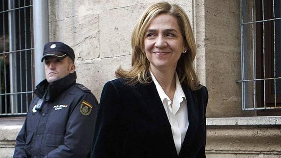 La infanta Cristina y Urdangarín mantienen una reunión conjunta con sus abogados