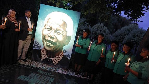 Sudáfrica recuerda a Mandela un año después de su muerte