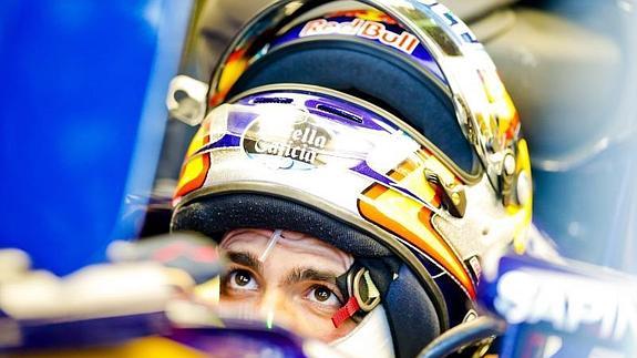 Carlos Sainz, radiante por su gran estreno