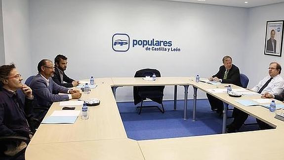 El PP ofrece a Ciudadanos un pacto de estabilidad por cuatro años en Castilla y León