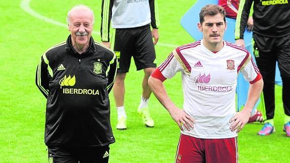 Del Bosque: «Piqué es de nuestra familia y no le vamos a dejar solo»