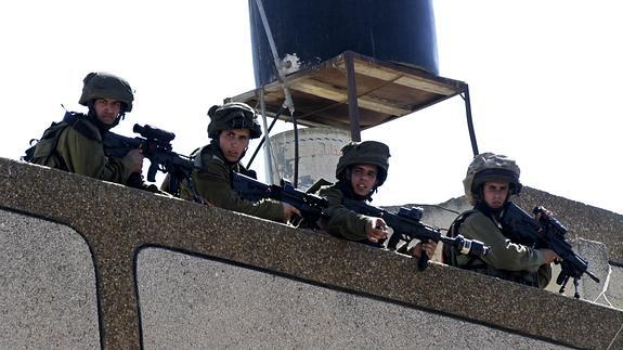 Matan a tiros a un palestino que atacó con un cuchillo a un soldado israelí