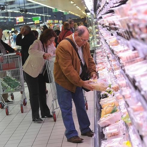 Los supermercados ganan la guerra de la crisis