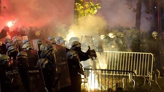 Los enfrentamientos entre manifestantes y agentes en Montenegro dejan al menos 39 heridos