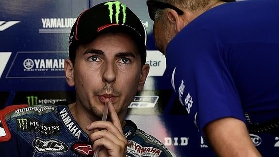 Lorenzo quiere obviar Malasia y Yamaha le reprende