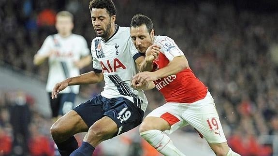 Cazorla sufrió mareos en el empate del Arsenal