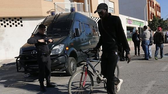 Tres detenidos por el homicidio de un inmigrante en Roquetas de Mar