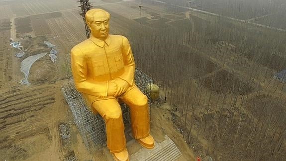 China erige una estatua gigante de Mao