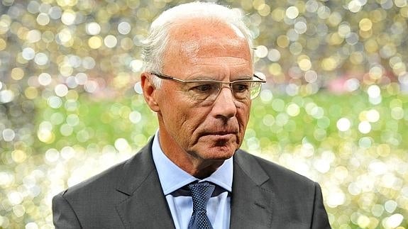 La FIFA multa a Beckenbauer por no cooperar en una investigación