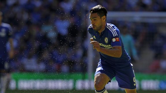 Falcao y Pato abandonan las filas del Chelsea