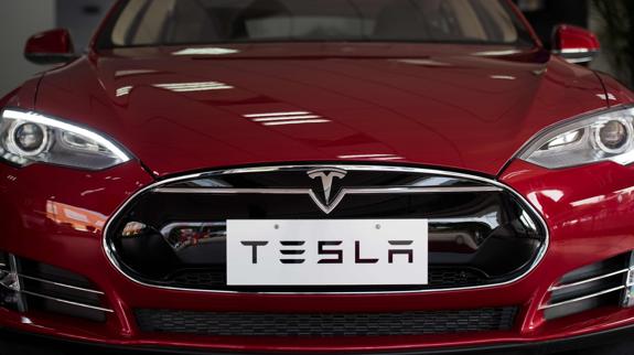 Tesla dispara un 70% sus pérdidas semestrales