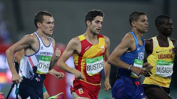 David Bustos tropieza para caer en la final