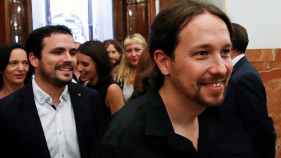 Unidos Podemos acusa al presidente de chantajear a los españoles