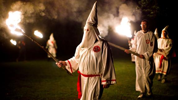 Un periódico del Ku Klux Klan respalda a Trump como presidente de EEUU