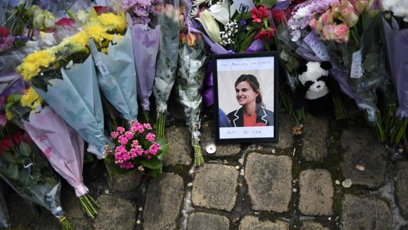 El acusado de asesinar a Jo Cox tenía símbolos nazis en su casa