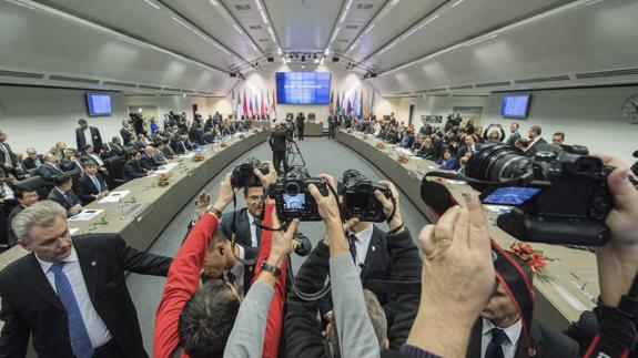 La OPEP retoma los recortes de crudo después de ocho años para elevar su precio