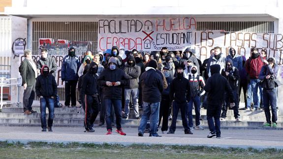 La escuela pública propone una huelga general para el 9 de marzo