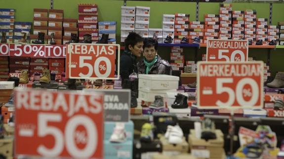 La recuperación económica aún no llega al comercio vasco