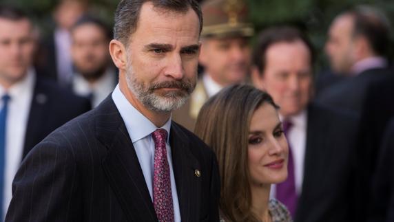 Los Reyes se enteran de la sentencia en un acto público