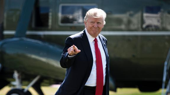 Trump acusa a varios medios de mentir de forma deliberada horas después de que los vetara