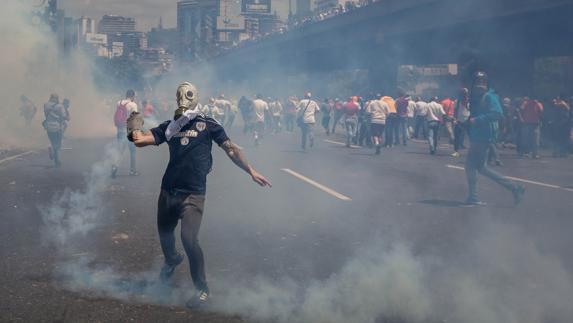 Un joven de 19 años muere por herida de bala en una protesta en Venezuela