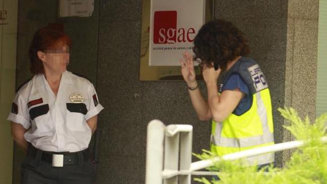 Prisión bajo fianza de 100.000 euros a los tres detenidos por estafa de la SGAE