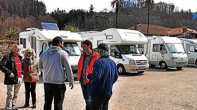 El parking de caravanas se estrena con lleno total