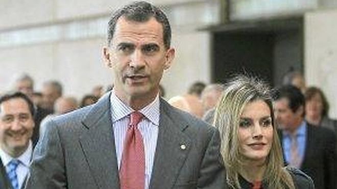 El Príncipe, con las pulseritas de moda