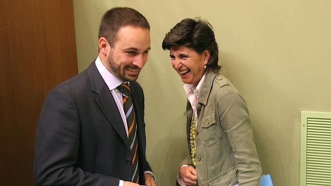 San Gil asistirá a la presentación del libro del líder de Vox, Santiago Abascal