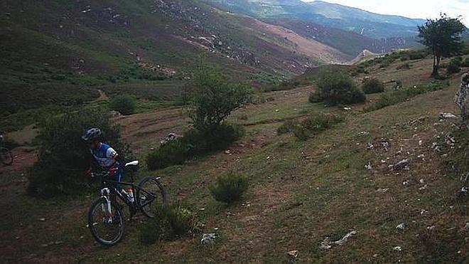 Ataque en bici a la sierra burgalesa de la Tesla