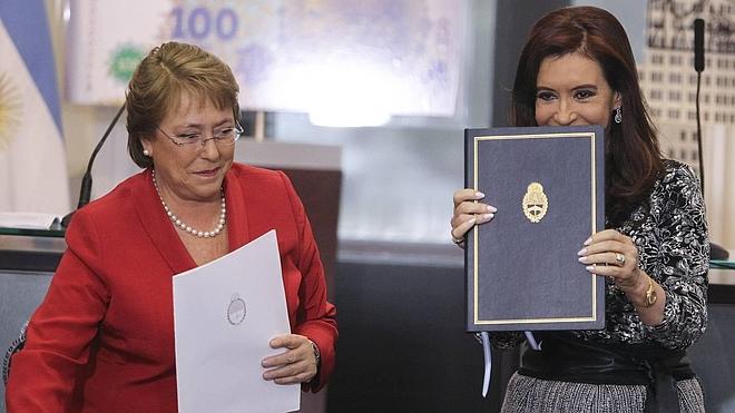 Cristina y Bachelet sellan nuevas alianzas