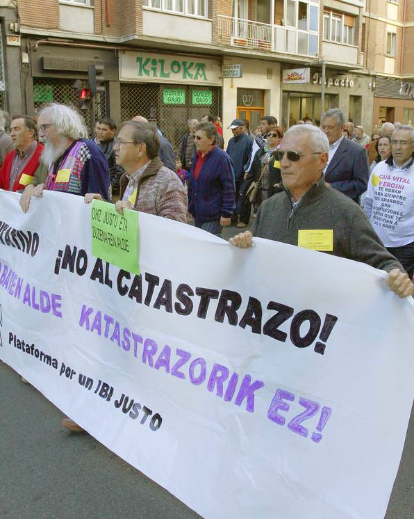 Decenas de personas se manifiestan por un IBI "justo y equitativo"