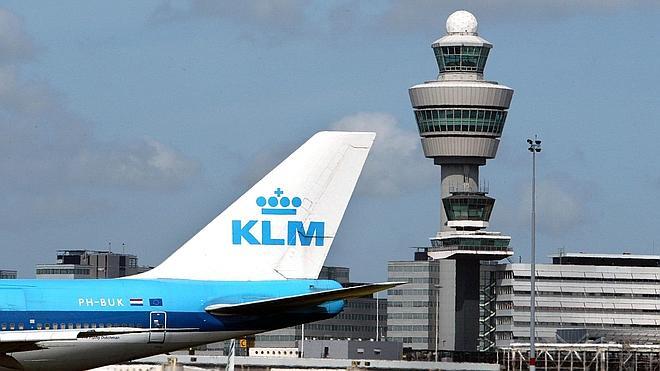 La aerolínea KLM ya ofrece conexión diaria entre Bilbao y Amsterdam