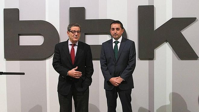 El presidente de BBK: "Convertimos la entidad en fundación para cumplir la ley"