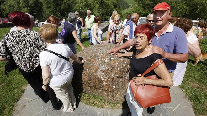 Urkiola recibe a cientos de fieles a San Antonio