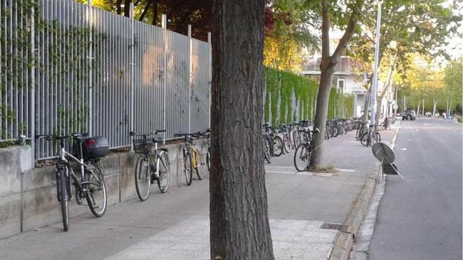 Los Ciclistas urbanos de Vitoria piden aparcabicis en el Azkena Rock