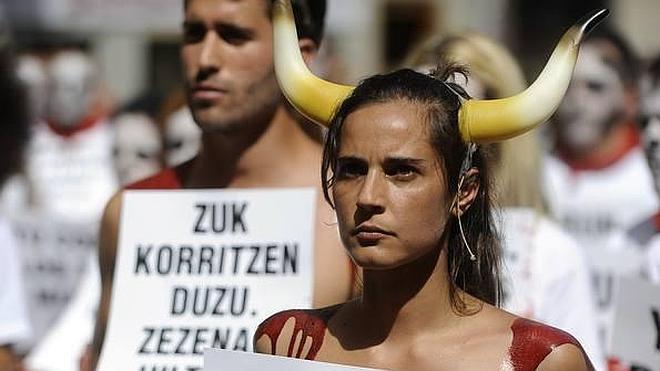 Los antitaurinos se manifiestan contra los Sanfermines