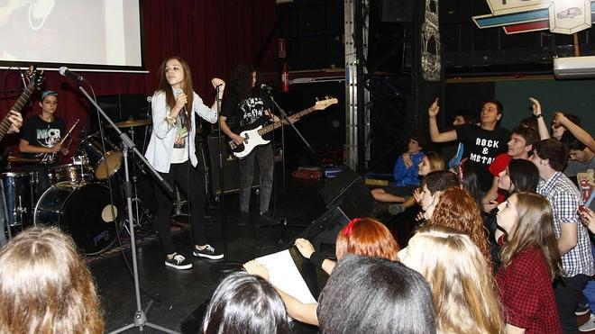 Campamento a ritmo de rock and roll