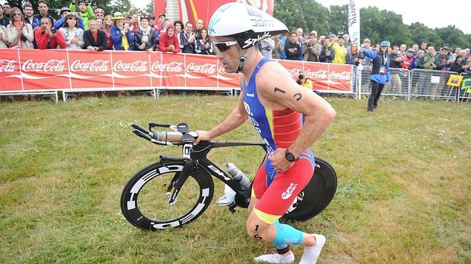 Eneko Llanos remarca la rentabilidad del Triatlón de Vitoria
