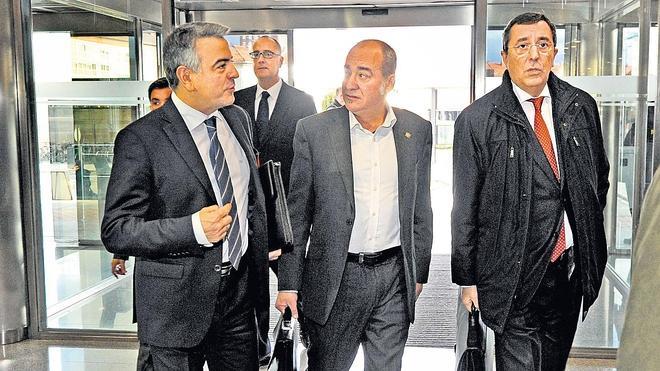 El Gobierno vasco acepta pagar 21 de los 30 millones de multa de la UE por las 'vacaciones fiscales'