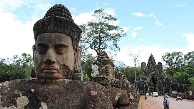 Templos y demonios contra la jungla