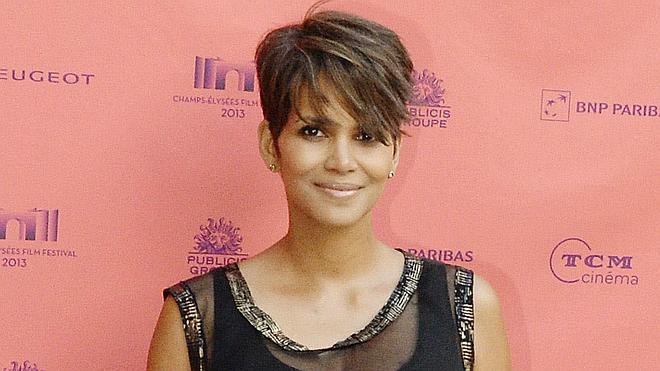 Halle Berry visita escuelas pobres