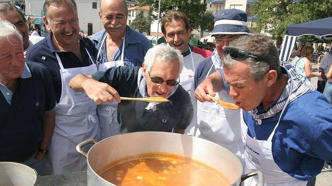 Gastronomía y águilas pescadoras a ritmo de ska