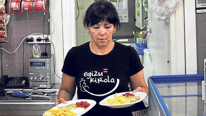 Bilbao Kirolak rectifica y mantendrán las cafeterías de los polideportivos un año más